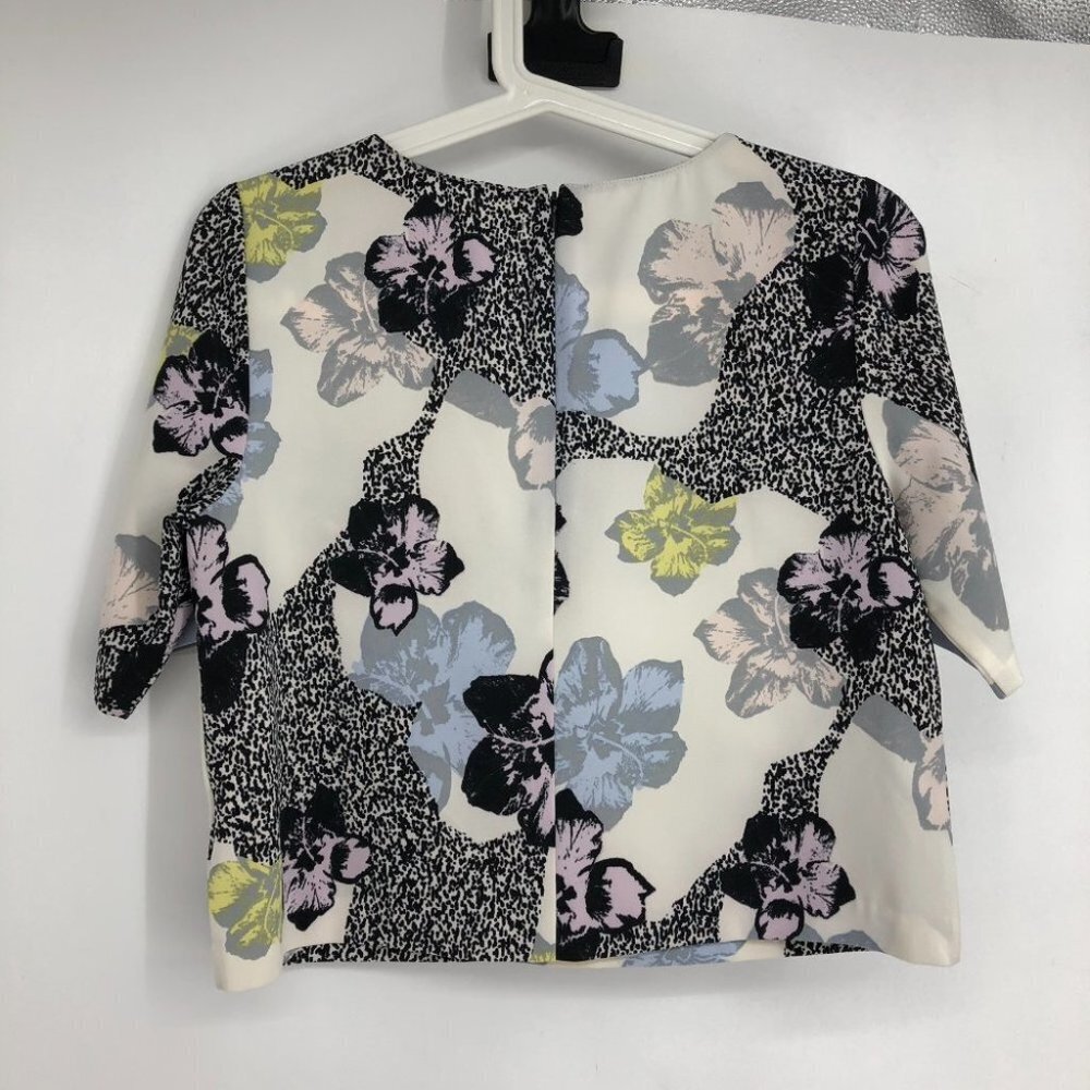 BAR  III Black & White Multicolor Floral Printed Short Sleeve Jewel Neck Top S - Picture 3 of 13
